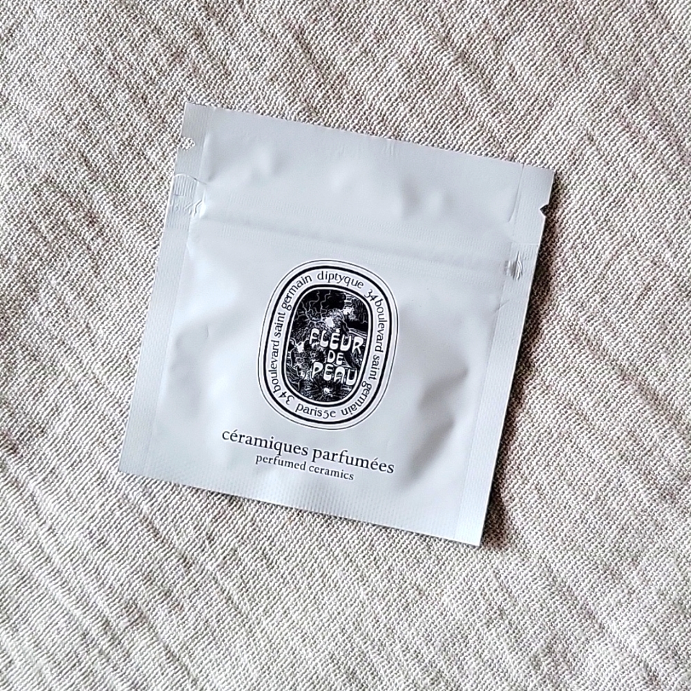 Diptyque Fleur de Peau Céramiques Perfumées Pack of 2 NEW Discontinued
